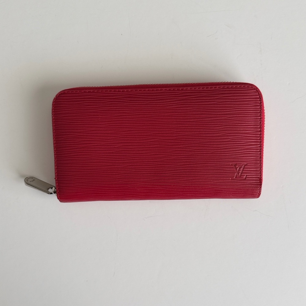 Louis Vuitton | LV Monogramed Zippy Epi Leather Wallet